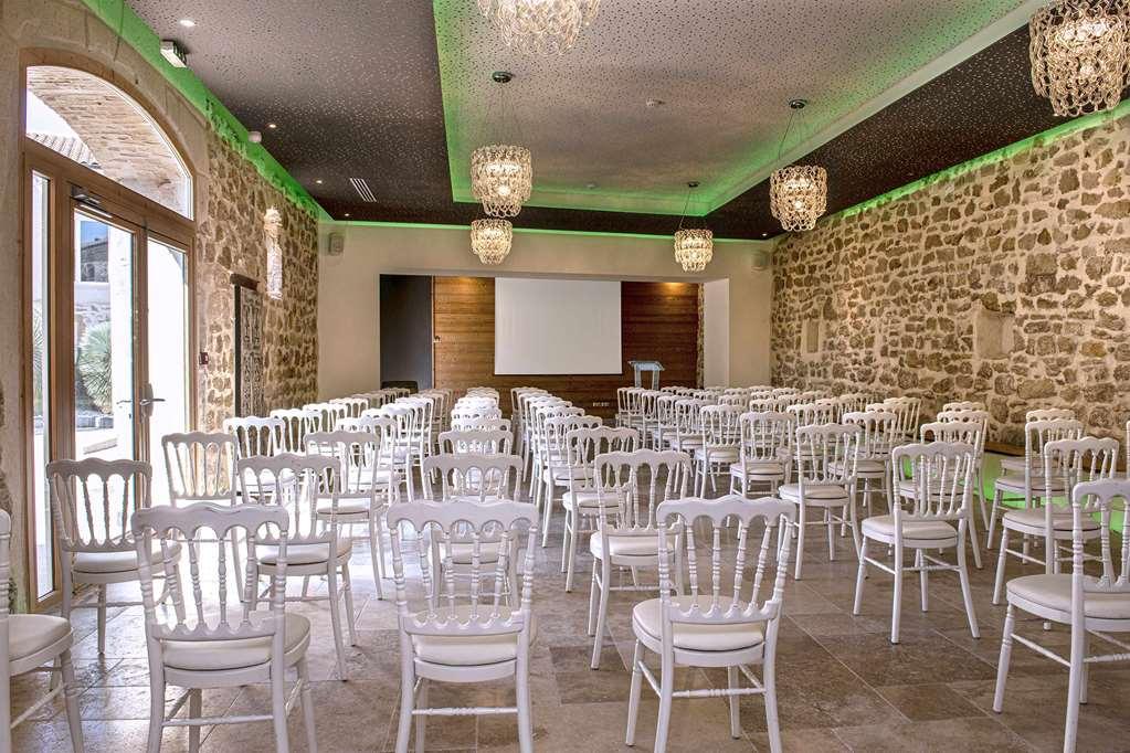 Chateau De Massillan Uchaux